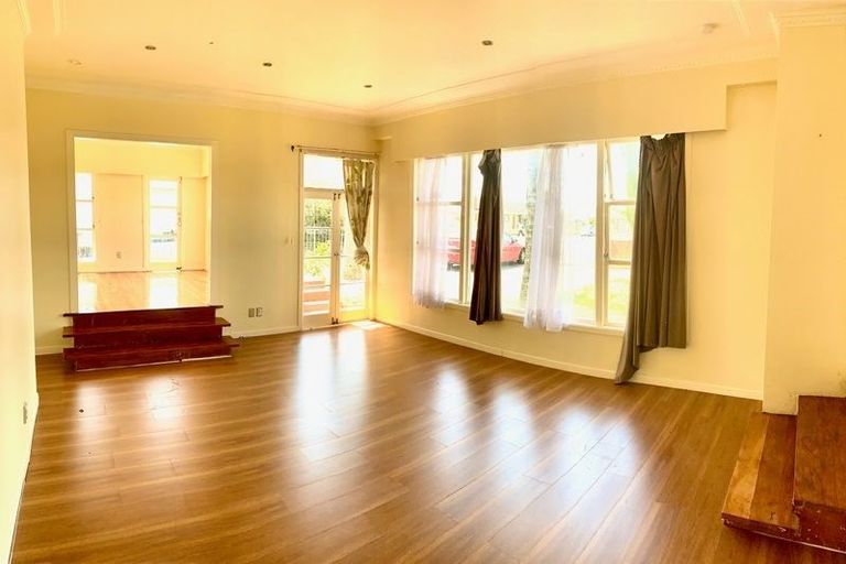 Photo of property in 80 East Tamaki Road, Papatoetoe, Auckland, 2025