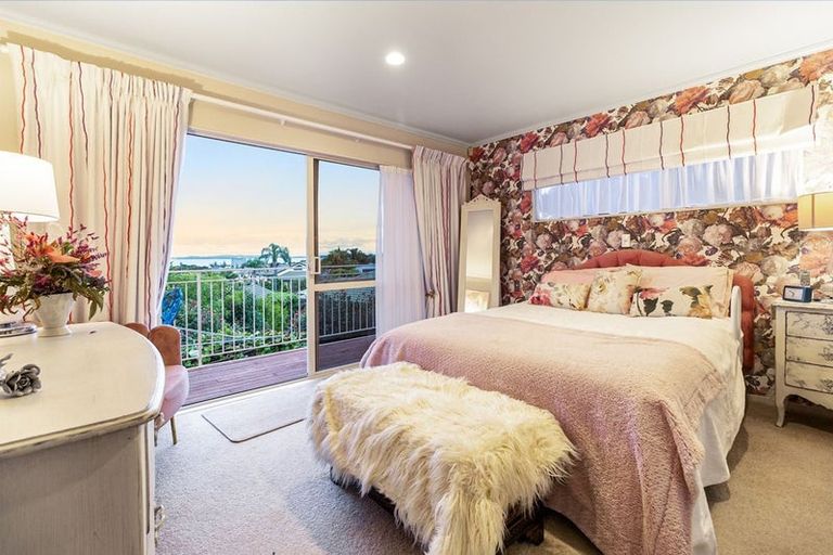 Photo of property in 4 Astor Place, Orewa, 0931