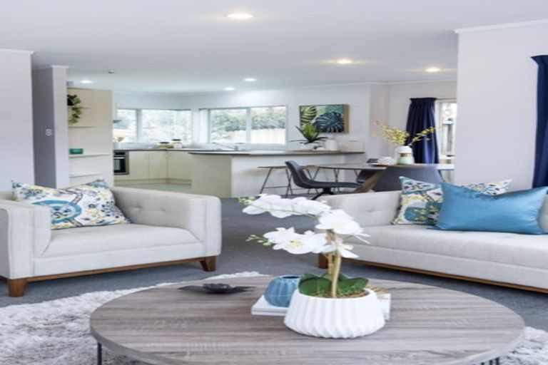 Photo of property in 3 Millisle Place, East Tamaki Heights, Auckland, 2016