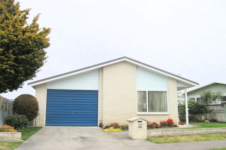 Photo of property in 4 Upham Crescent, Taradale, Napier, 4112