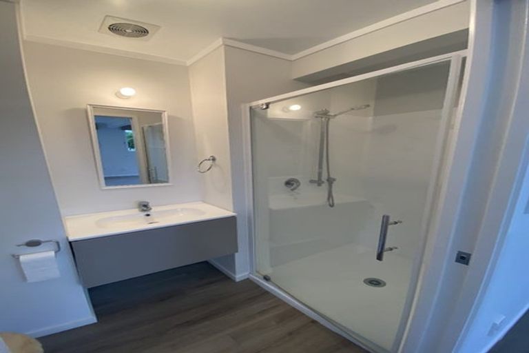 Photo of property in 4 Trojan Crescent, New Lynn, Auckland, 0600