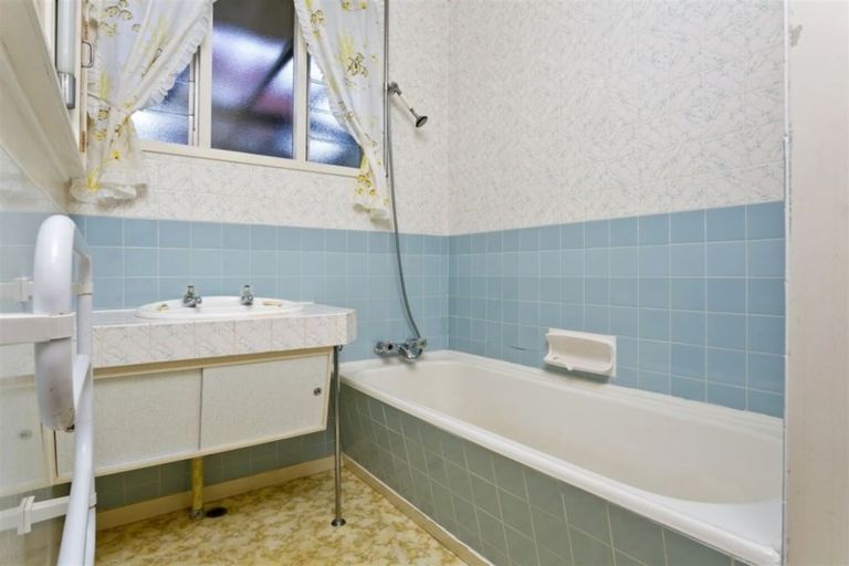 Photo of property in 191 Beach Road, Castor Bay, Auckland, 0620