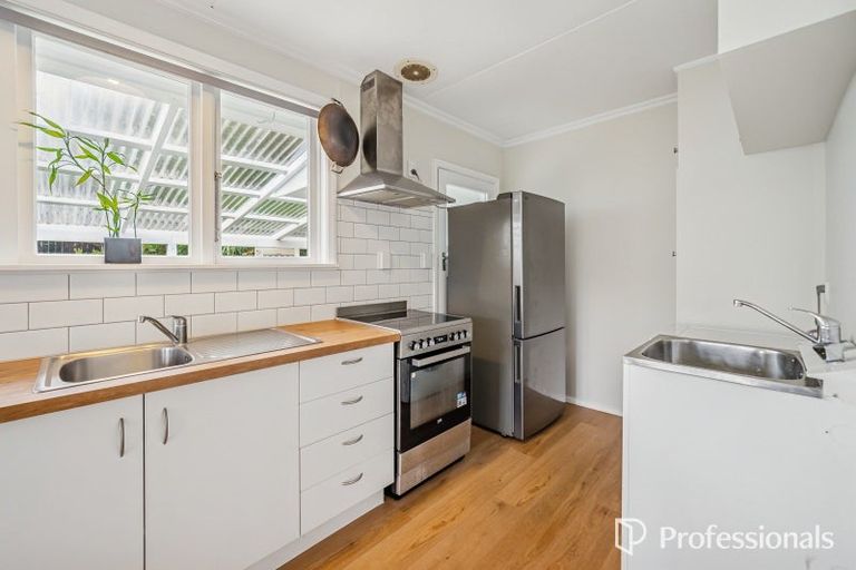 Photo of property in 11 Morrison Grove, Stokes Valley, Lower Hutt, 5019