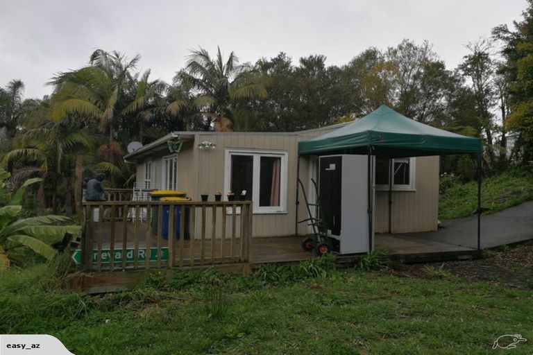 Photo of property in 6 Vineyard Road, Henderson Valley, Auckland, 0614