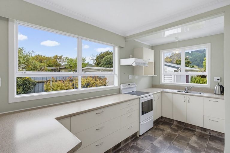 Photo of property in 154 Tilley Road, Paekakariki, 5034