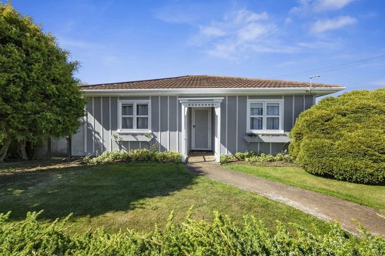 Photo of property in 10 Tukapa Street, Westown, New Plymouth, 4310