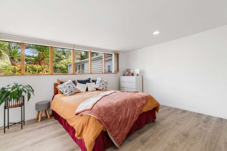 Photo of property in 91 Barrys Road, Glendene, Auckland, 0602