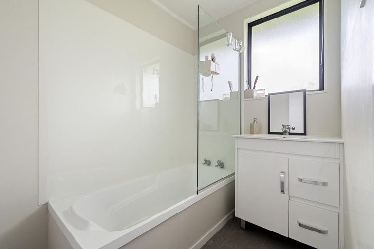 Photo of property in 1/57 Redcrest Avenue, Red Hill, Papakura, 2110