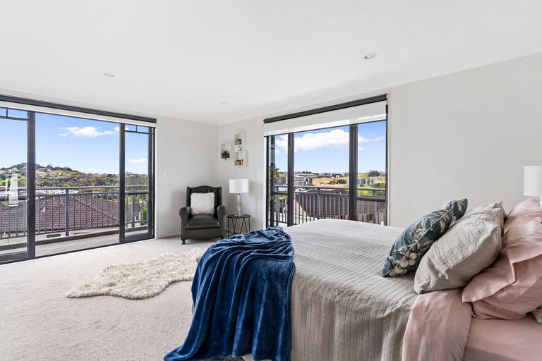 Photo of property in 36 Gold Street, Albany Heights, Auckland, 0632