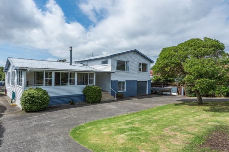 Photo of property in 31 Raumati Road, Raumati Beach, Paraparaumu, 5032