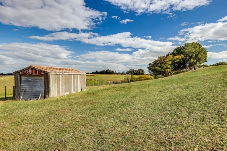 Photo of property in 945 Linwood Road, Kingseat, Papakura, 2580