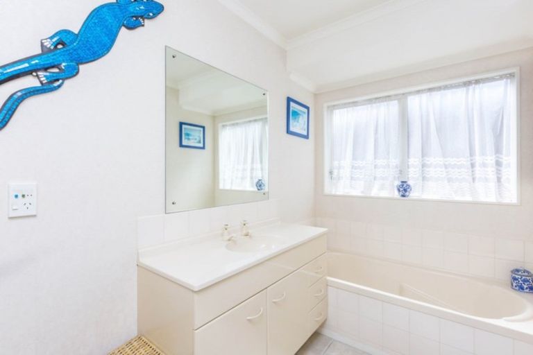 Photo of property in 43a Sheridan Crescent, Trentham, Upper Hutt, 5018