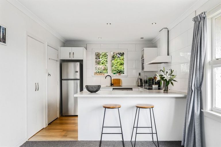 Photo of property in 12 Greenhurst Street, Sockburn, Christchurch, 8042