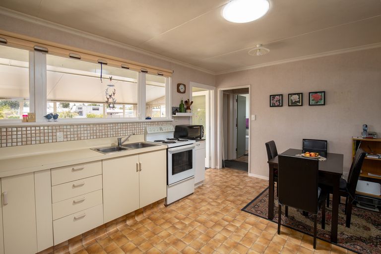 Photo of property in 38 Clutha Street, Alexandra, 9320