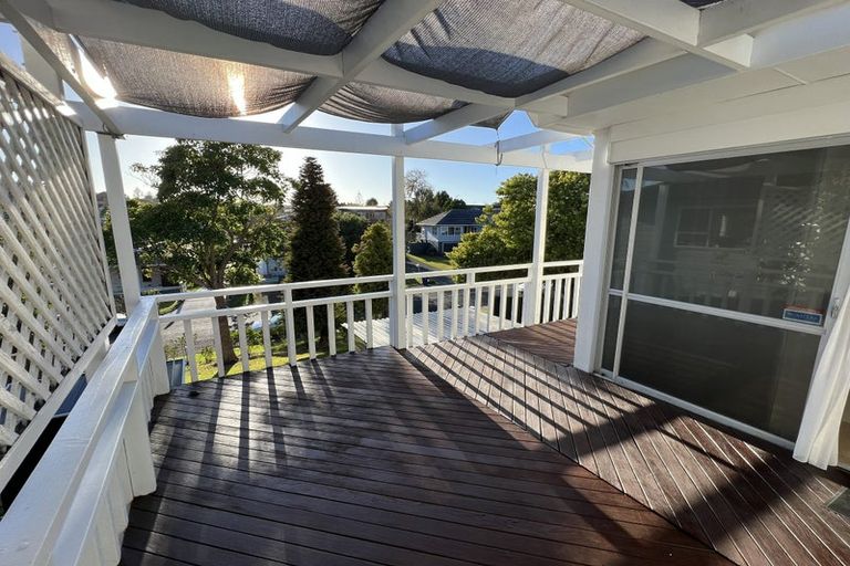Photo of property in 27 Halberg Street, Glenfield, Auckland, 0629