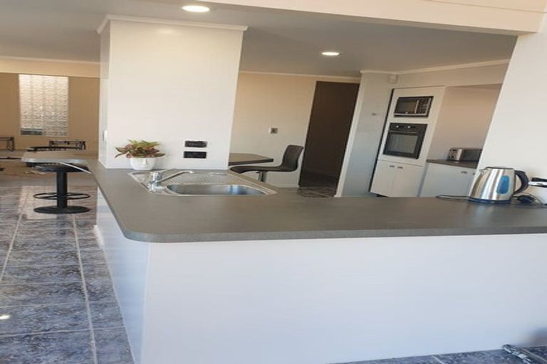 Photo of property in 3a Bury Grove, Strathmore Park, Wellington, 6022