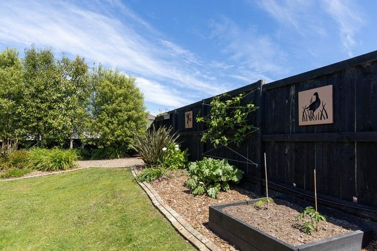 Photo of property in 14 Matau Close, Te Kauwhata, 3710