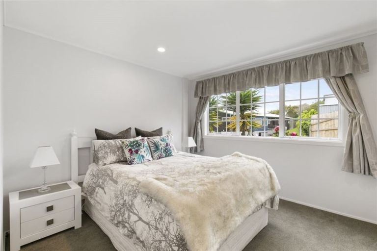 Photo of property in 2/6 Torbay Heights, Torbay, Auckland, 0630