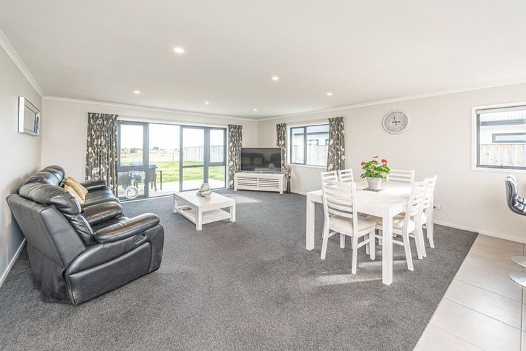 Photo of property in 41 Magnolia Crescent, Tawhero, Whanganui, 4501