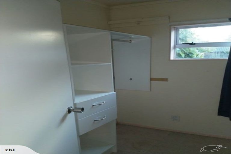 Photo of property in 2/61 Greenslade Crescent, Northcote, Auckland, 0627