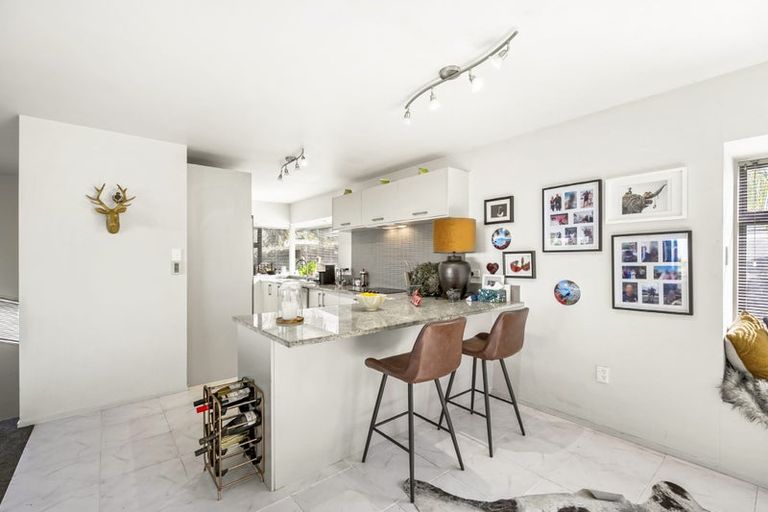 Photo of property in 2/16 Law Street, Torbay, Auckland, 0630