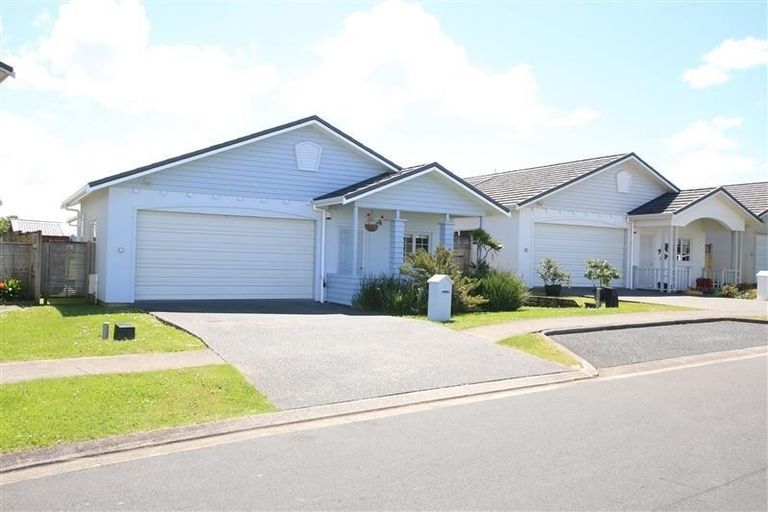 Photo of property in 6 Mulvaney Crescent, Henderson, Auckland, 0612