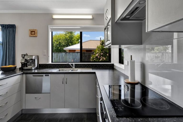 Photo of property in 30 Nikau Street, Inglewood, 4330