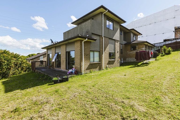 Photo of property in 20 Fairchild Avenue, Goodwood Heights, Auckland, 2105