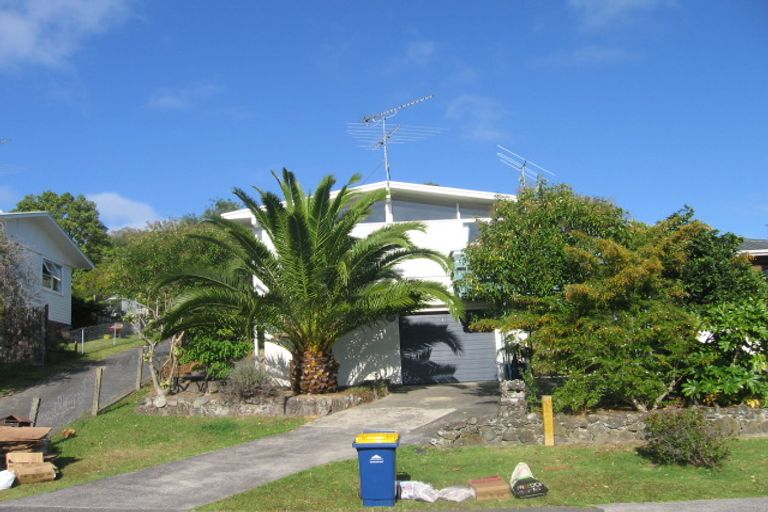 Photo of property in 2/5 Hatherlow Street, Glenfield, Auckland, 0629