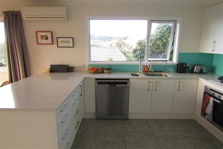 Photo of property in 16 Downing Street, Crofton Downs, Wellington, 6035