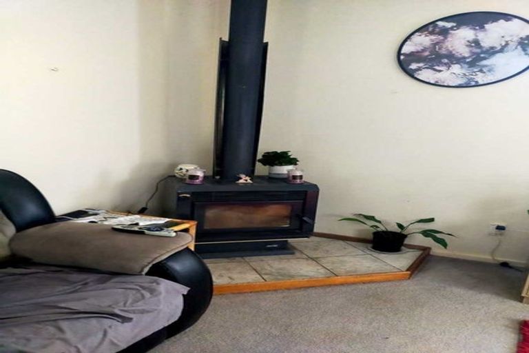 Photo of property in 1 Colonel Place, Featherston, 5710