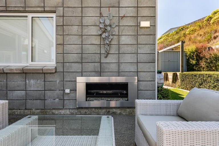 Photo of property in 36 Margaret Shields Avenue, Aotea, Porirua, 5024