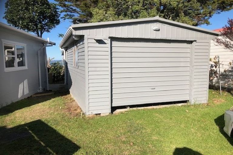Photo of property in 65 Tane Road, Laingholm, Auckland, 0604