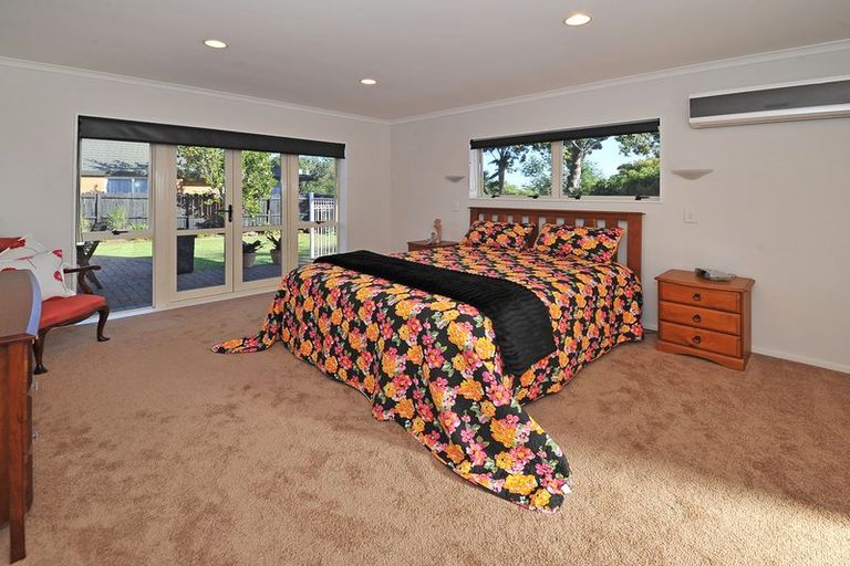 Photo of property in 15 Longford Park Drive, Takanini, 2112