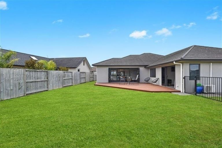 Photo of property in 8 Platina Place, Flagstaff, Hamilton, 3210