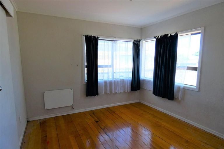 Photo of property in 16 Mail Avenue, Weymouth, Auckland, 2103