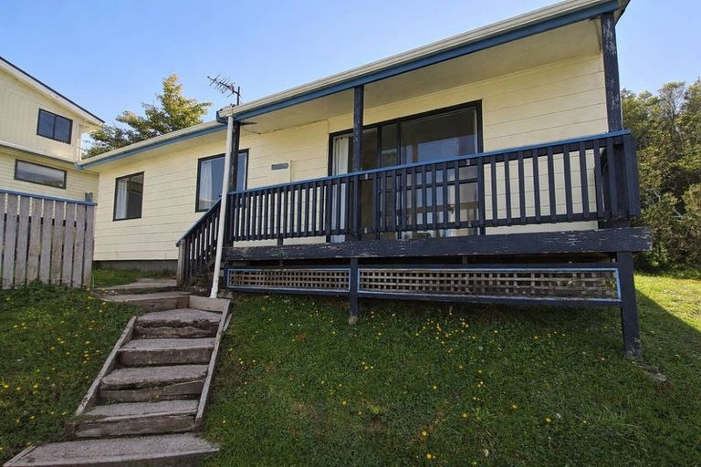 Photo of property in 54 Conclusion Street, Ascot Park, Porirua, 5024