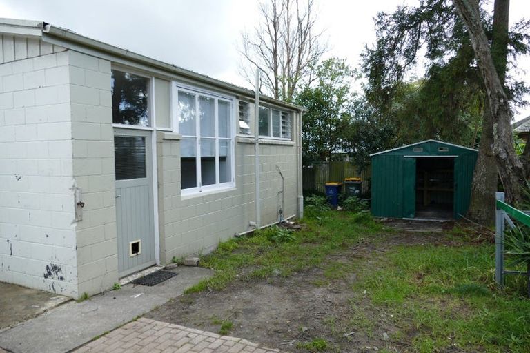 Photo of property in 17 Sylvan Crescent, Te Atatu South, Auckland, 0610