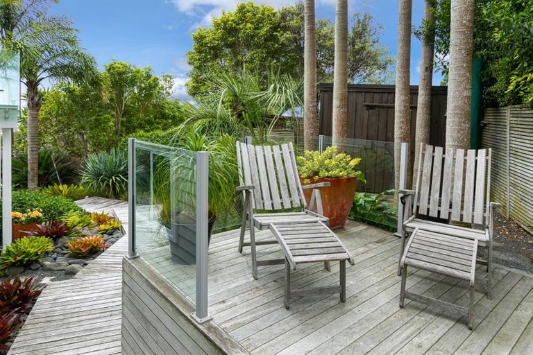 Photo of property in 2/5a Galaxy Drive, Mairangi Bay, Auckland, 0630