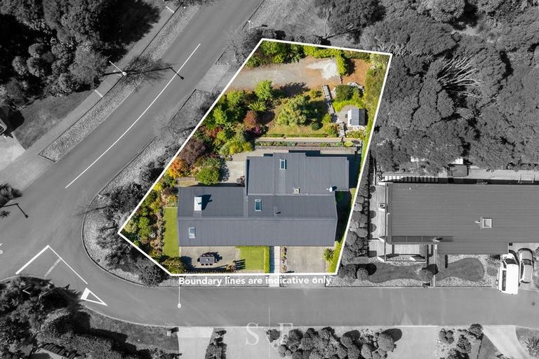 Photo of property in 14 Ferndale Drive, Waikanae, 5036