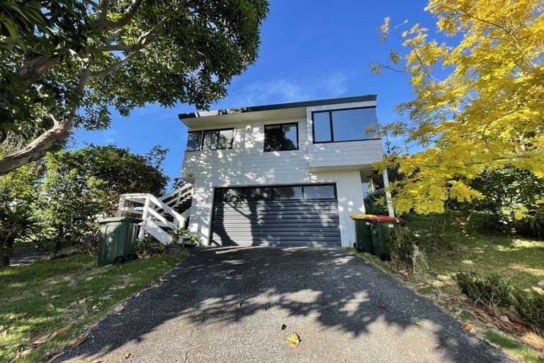 Photo of property in 2/5 Tahinga Street, Northcote, Auckland, 0627