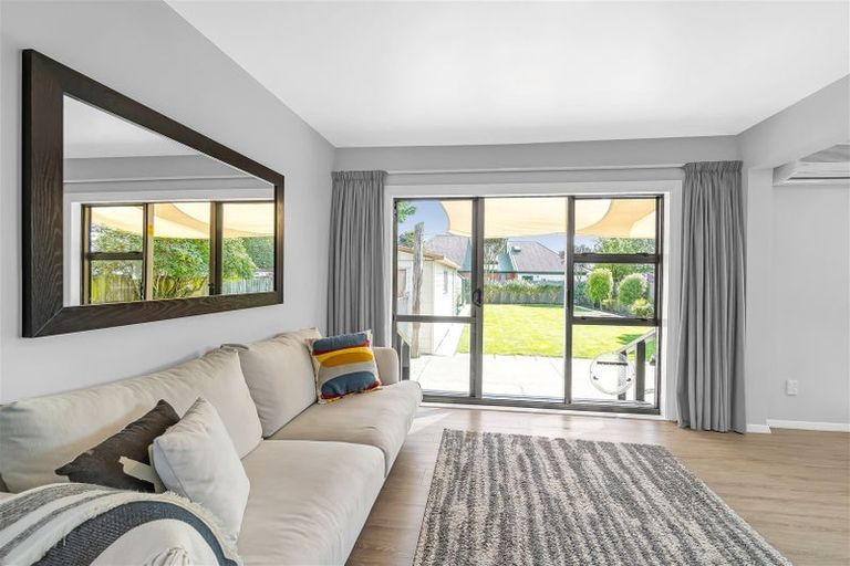 Photo of property in 22 Kendal Avenue, Burnside, Christchurch, 8053