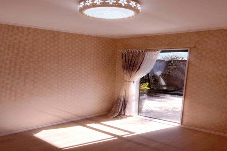 Photo of property in 2/17 Fieldstone Court, Northpark, Auckland, 2013