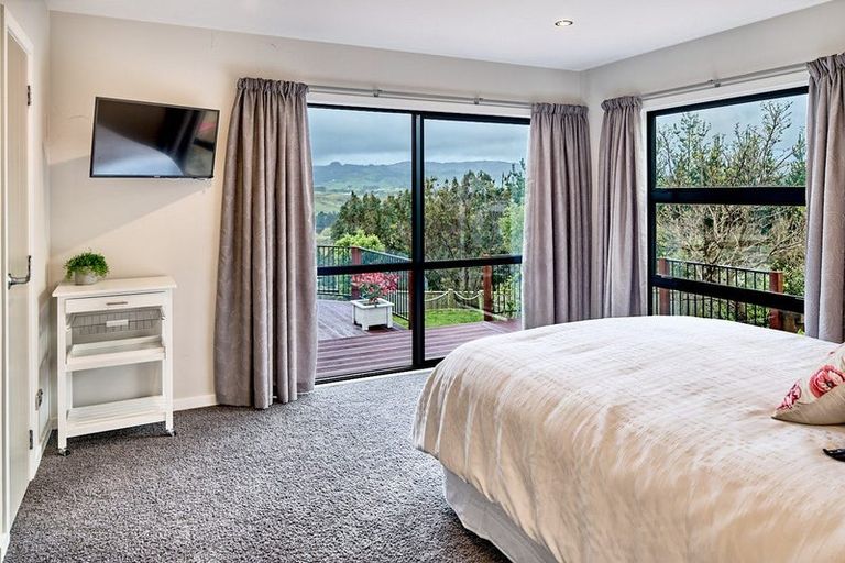 Photo of property in 154 Endeavour Drive, Whitby, Porirua, 5024