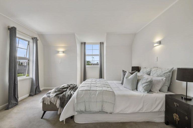 Photo of property in 2/15 Saltburn Road, Milford, Auckland, 0620