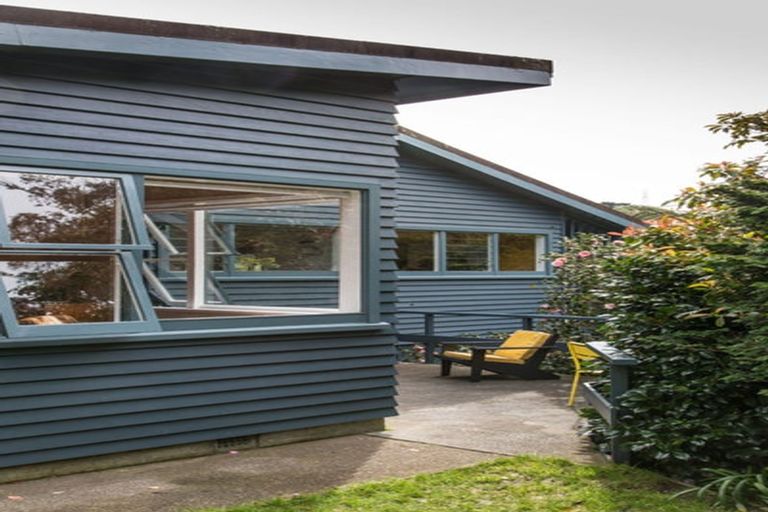 Photo of property in 18 Churchill Drive, Wilton, Wellington, 6035