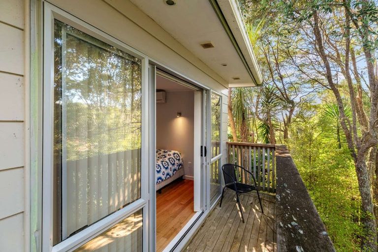 Photo of property in 19 Stallard Place, Glen Eden, Auckland, 0602