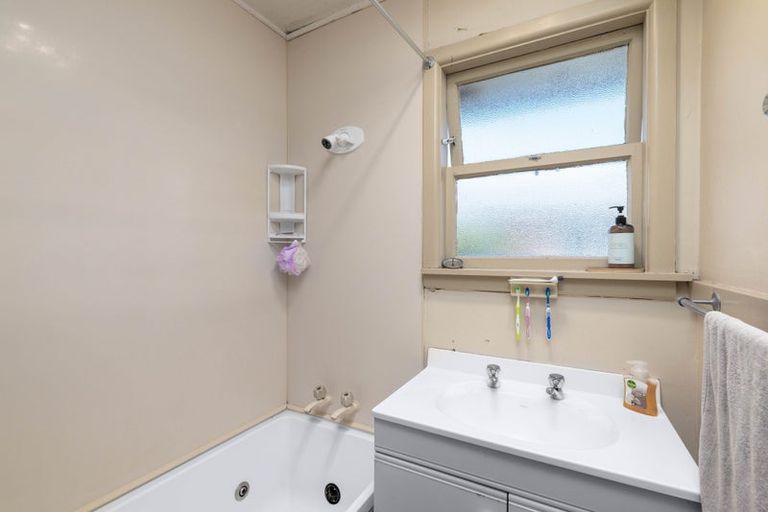 Photo of property in 21 Norrie Street, Redwood, Christchurch, 8051