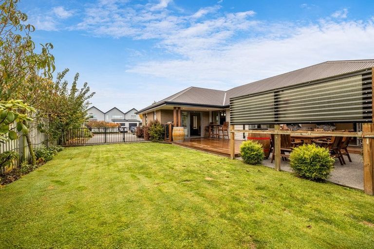 Photo of property in 8 Albert Sheppard Close, Yaldhurst, Christchurch, 8042