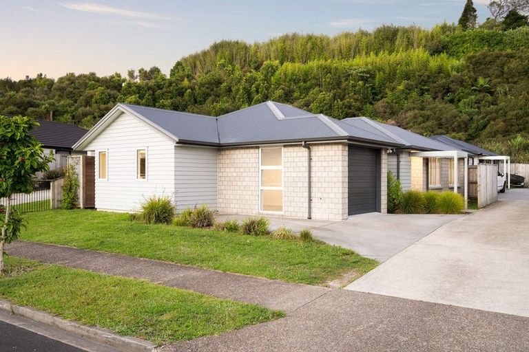 Photo of property in 75b Pakanga Grove, Pyes Pa, Tauranga, 3112